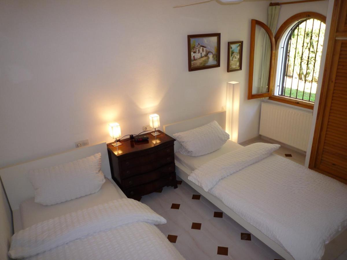 Private Villa Mit Eigenem Pool Unter Palmen Cala Llena Exterior photo